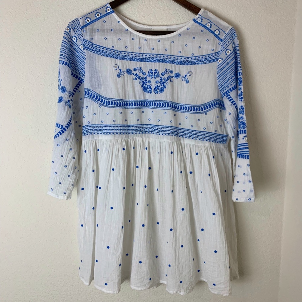 Anthropologie Beautiful Embroidered Blouse Size Small